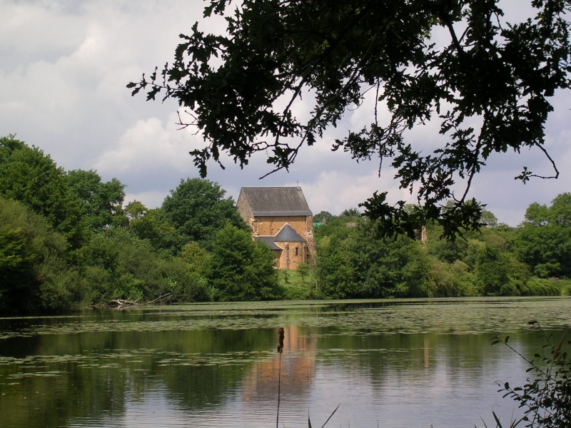 22-etang-et-chapelle-detival